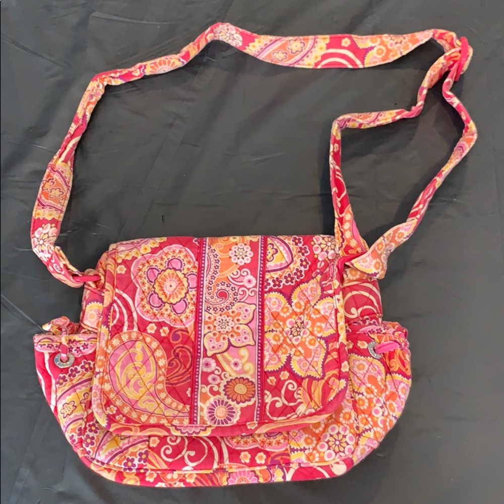Discontinued raspberry fizz pattern Vera Bradley Purse